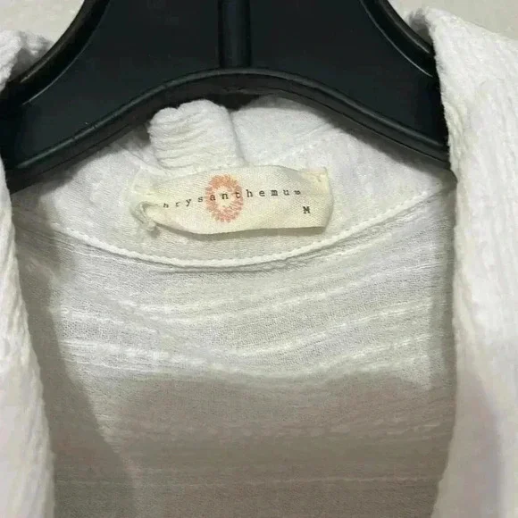 Chrysanthemum Women’s Embroidered Top Size Medium - Picture 4 of 5